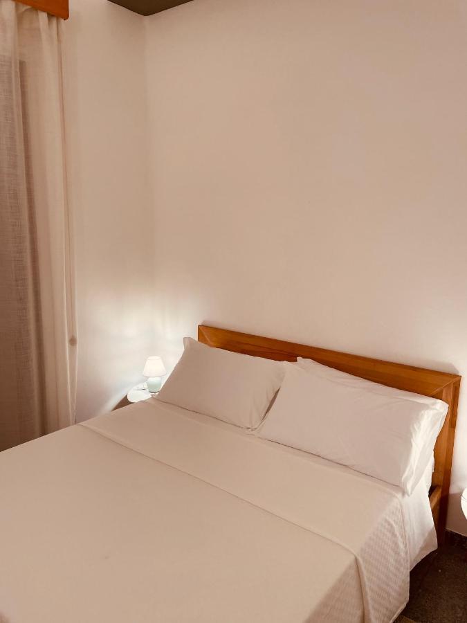 Il Giardino Di Iole Via Giovanni Amendola N36 Bed & Breakfast ซัสซารี ภายนอก รูปภาพ
