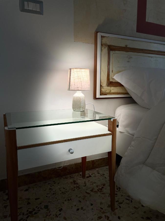 Il Giardino Di Iole Via Giovanni Amendola N36 Bed & Breakfast ซัสซารี ภายนอก รูปภาพ