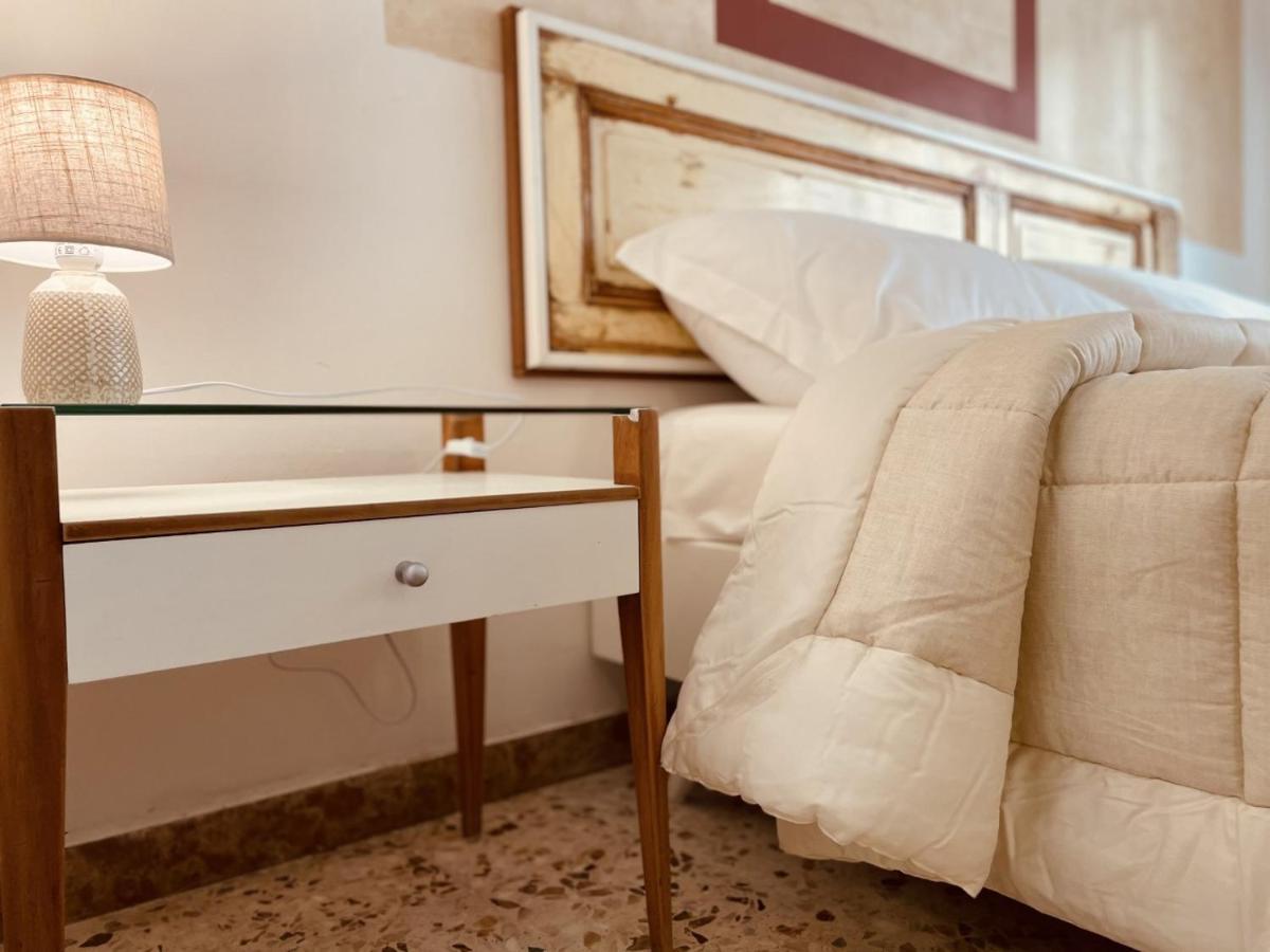 Il Giardino Di Iole Via Giovanni Amendola N36 Bed & Breakfast ซัสซารี ภายนอก รูปภาพ